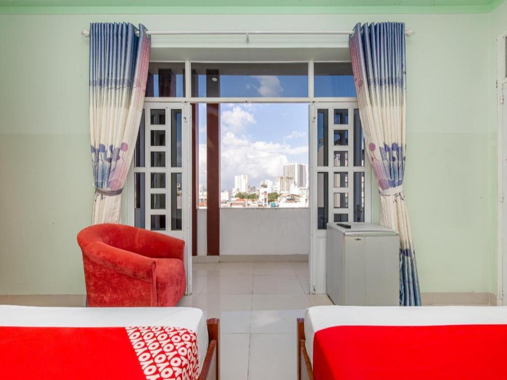 Oyo 898 Phuong Thao Hotel Нячанг Экстерьер фото
