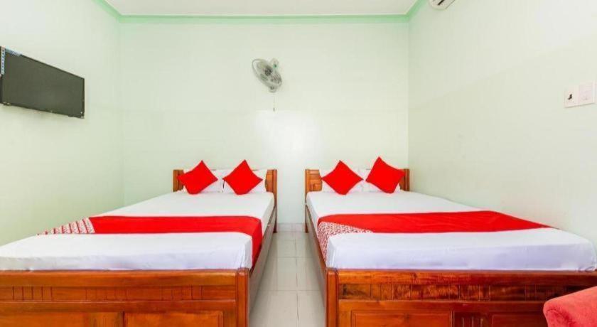 Oyo 898 Phuong Thao Hotel Нячанг Экстерьер фото