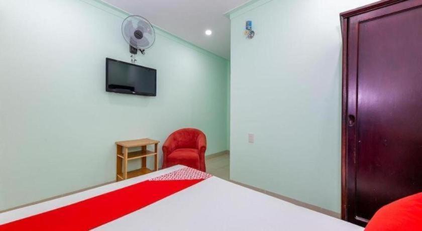 Oyo 898 Phuong Thao Hotel Нячанг Экстерьер фото